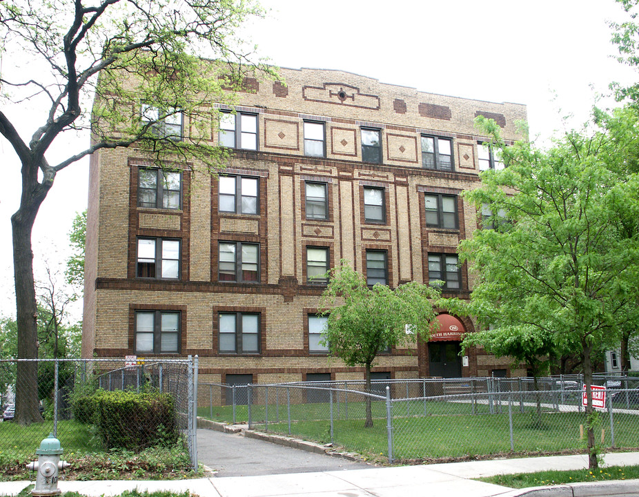 The Sapphire in East Orange, NJ - Building Photo