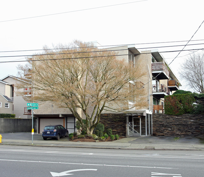 Skyline Terrace in Seattle, WA - Building Photo - Building Photo