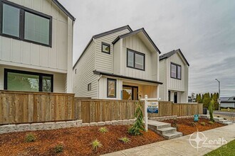 16330 NE 20th St in Vancouver, WA - Building Photo - Building Photo