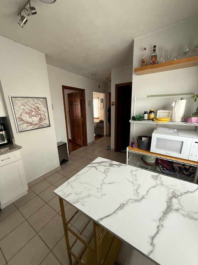 585 Somerville Ave, Unit A in Somerville, MA - Building Photo - Building Photo