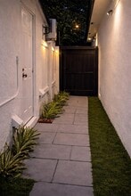 613 NW 10th St in Hallandale Beach, FL - Building Photo - Building Photo