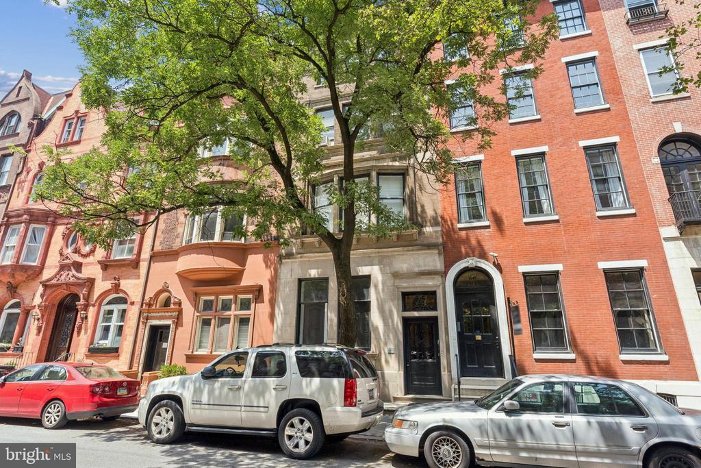 1919 Spruce St in Philadelphia, PA - Building Photo