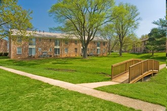 Brandon Ladd Apartments & Townhomes in Waynesboro, VA - Building Photo - Building Photo