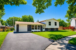 7777 Ramsgate Cir S in Hanover Park, IL - Building Photo