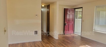 1227 NW Highland Ave in Grants Pass, OR - Building Photo - Building Photo