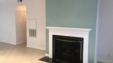 2915 Montrose Ave, Unit 2915 Montrose Ave in Glendale, CA - Building Photo - Building Photo