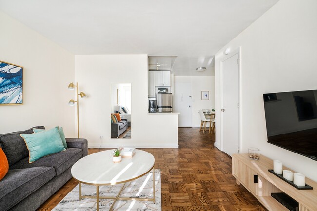 28 Park Ave in New York, NY - Building Photo - Building Photo