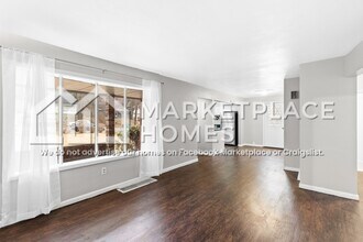 746 Jefferson Rd in Pittsburgh, PA - Building Photo - Building Photo