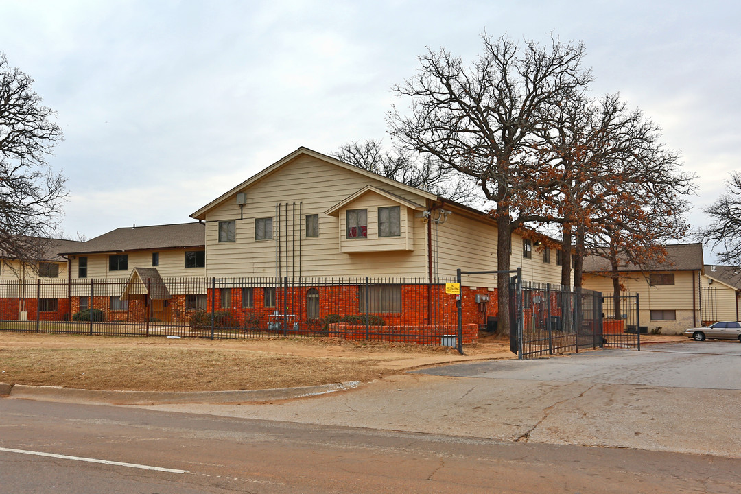 Reserve at West 10th in Oklahoma City, OK - Foto de edificio