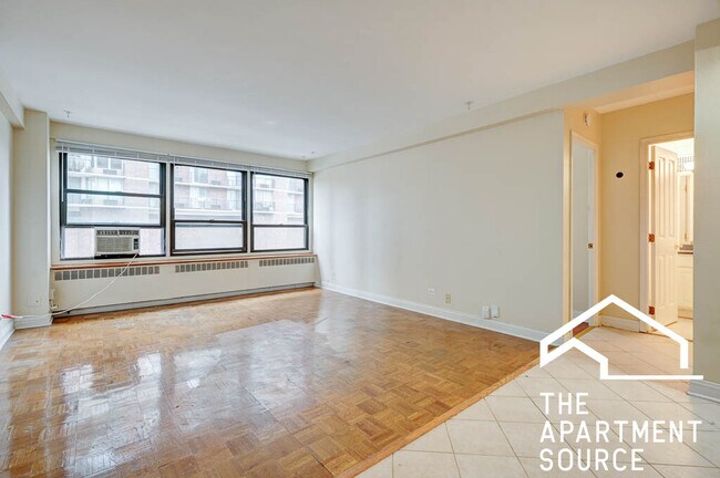 4180 N Marine Dr, Unit 310 in Chicago, IL - Foto de edificio - Building Photo