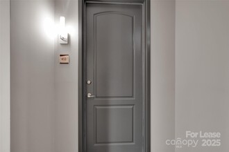 701 Royal Ct in Charlotte, NC - Building Photo - Building Photo