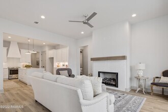 103 Wishing Wl Dr in Broussard, LA - Building Photo - Building Photo