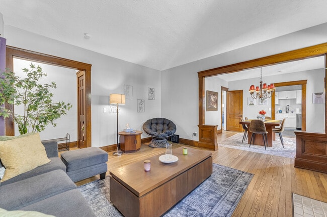 291 Hunter Ave in Munroe Falls, OH - Foto de edificio - Building Photo