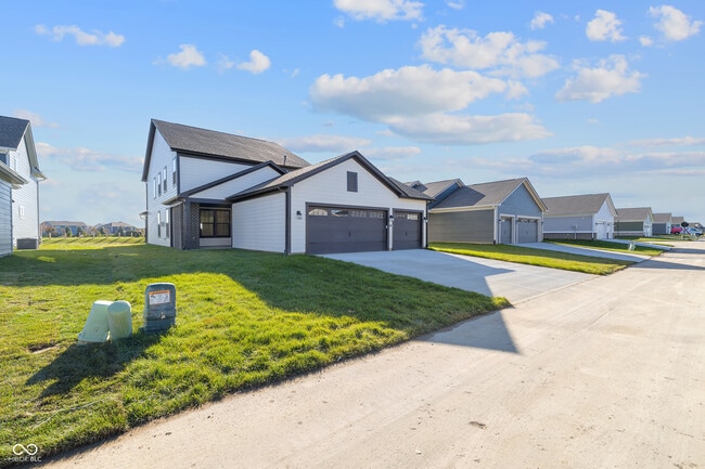 15440 Cardonia Rd in Fishers, IN - Building Photo - Building Photo