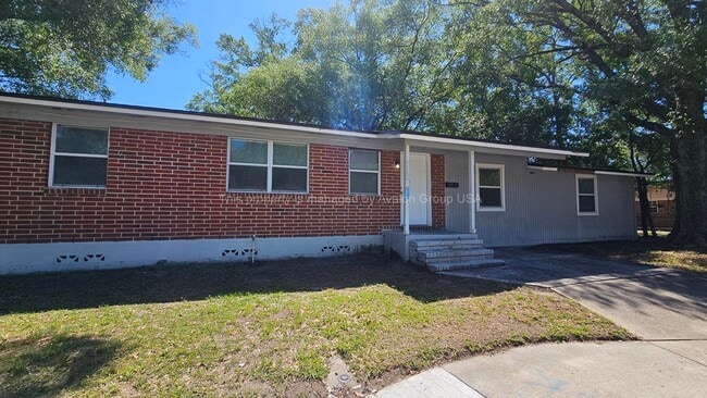 property at 2415 N Canal St