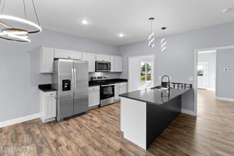 2319 Island Blvd in Sevierville, TN - Building Photo - Building Photo