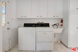 19732 Henshaw St in Los Angeles, CA - Building Photo - Building Photo