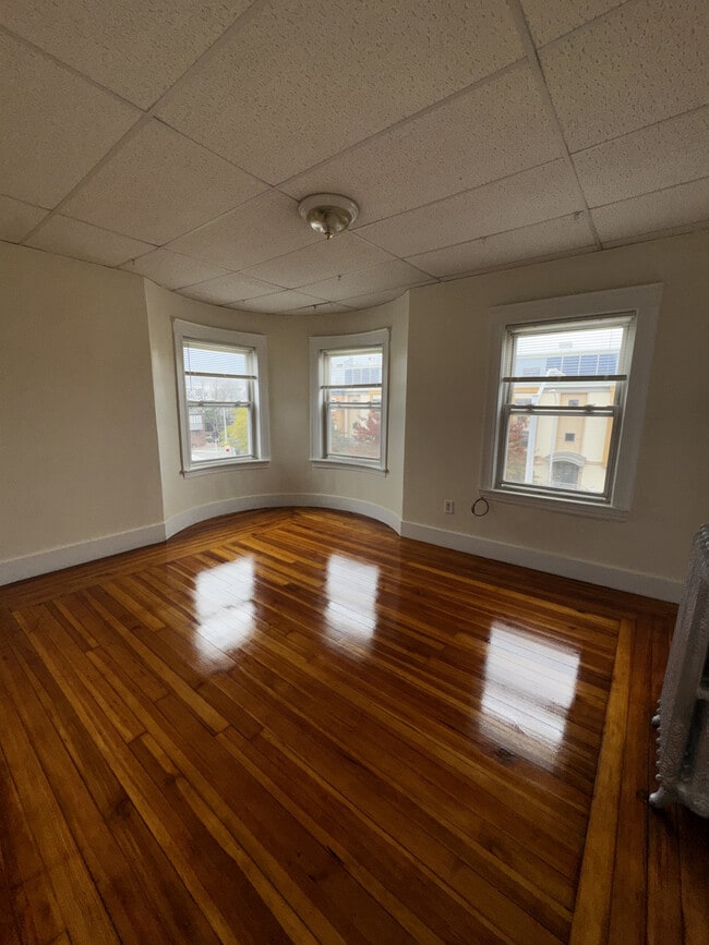 6 Alberta Ter, Unit 1L in Cambridge, MA - Building Photo - Building Photo