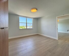 1050 SE 15th St in Fort Lauderdale, FL - Building Photo - Building Photo