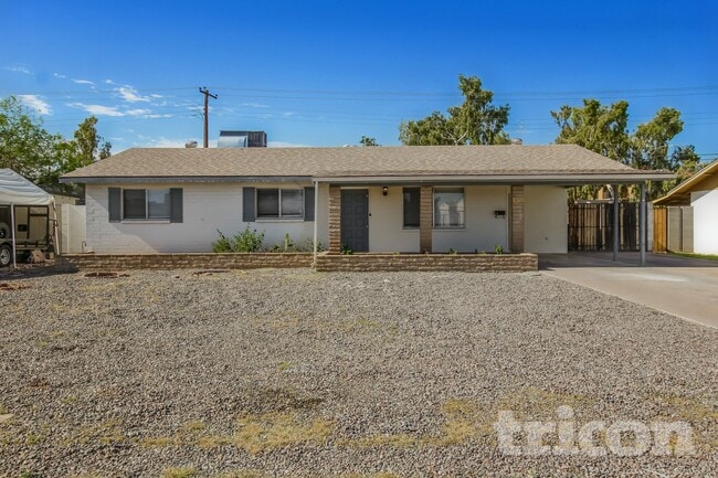 property at 1649 W Pueblo Ave