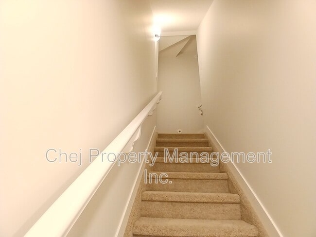 property at 3475 Kulay Green SW