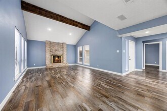 12805 Westpark Dr in Houston, TX - Building Photo - Building Photo