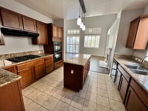 3235 N Memory St in Visalia, CA - Building Photo - Building Photo