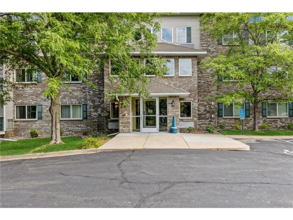 16520 Tranquility Ct in Prior Lake, MN - Building Photo