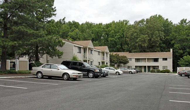 The Crossings at Bramblewood in Richmond, VA - Foto de edificio - Building Photo