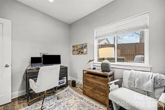 840 E 18th St, Unit F in Charlotte, NC - Foto de edificio - Building Photo