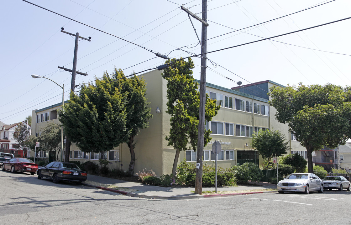 The Casa Simone in Oakland, CA - Foto de edificio