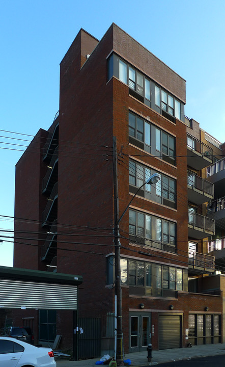 61 village road north in Brooklyn, NY - Foto de edificio