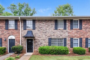 417 Northdale Ct in Lawrenceville, GA - Building Photo