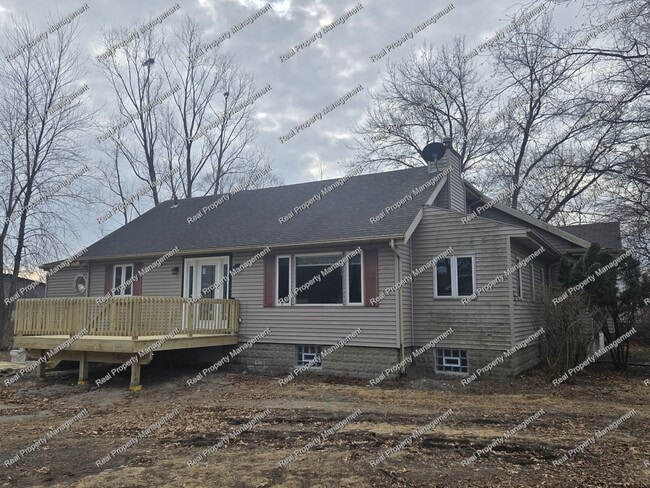 property at 121 S Cline Ave