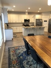 1324 Wasco St in Hood River, OR - Building Photo - Building Photo