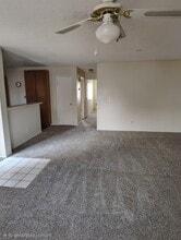 2243 Aspen Mirror Way, Unit 102 in Laughlin, NV - Foto de edificio - Building Photo