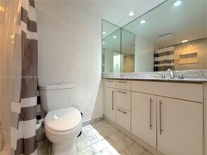 2640 NE 135th St in North Miami, FL - Building Photo - Building Photo