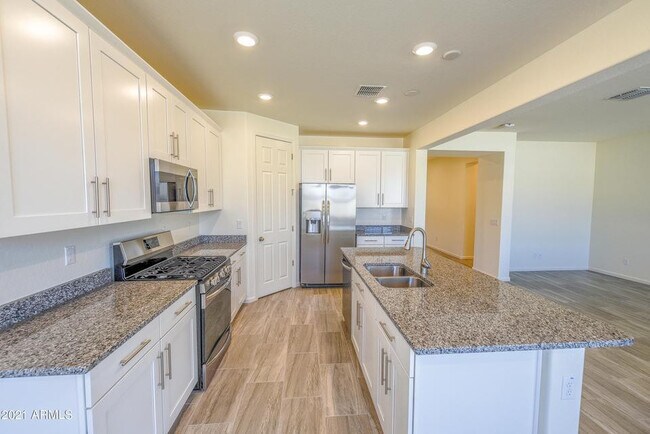 24092 N 165th Ln in Surprise, AZ - Building Photo - Building Photo