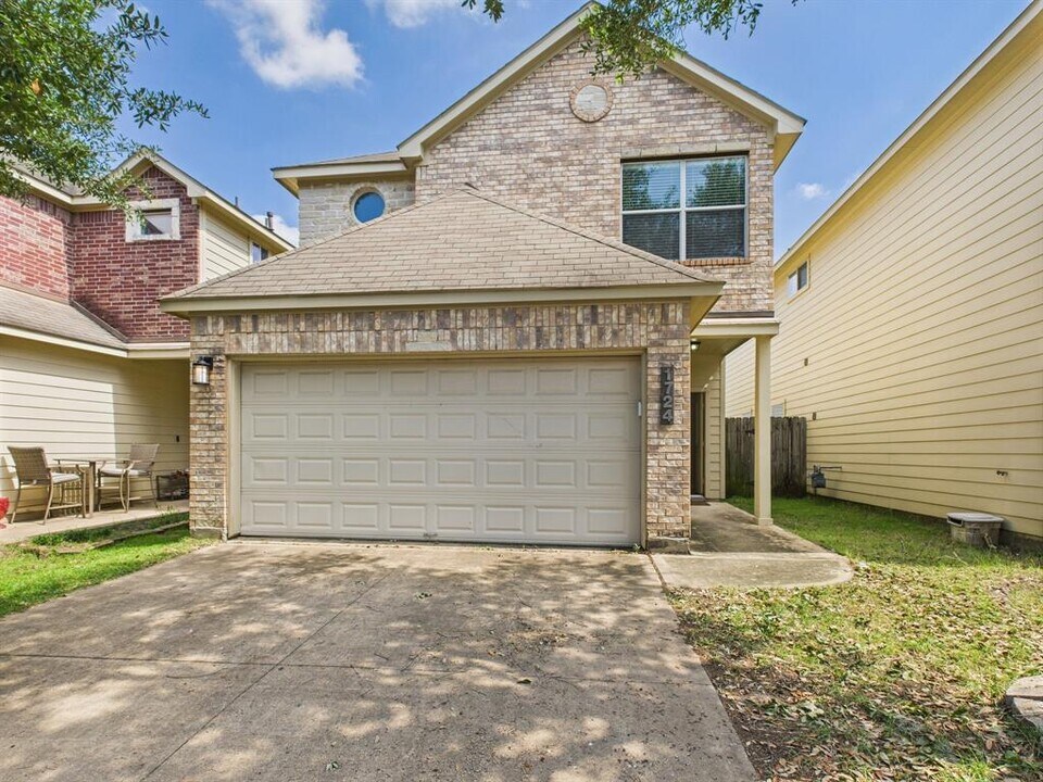 1724 Tornado in Houston, TX - Building Photo