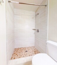 811 S Lipona Rd in Tallahassee, FL - Building Photo - Building Photo