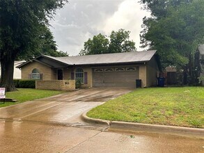 811 Quail Terrace in Mansfield, TX - Building Photo - Building Photo