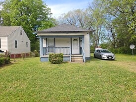 1047 Sussex St in Petersburg, VA - Building Photo