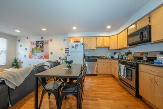 1804 N 18th St, Unit 1 in Philadelphia, PA - Building Photo - Building Photo