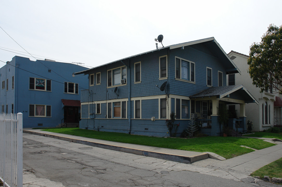 234 E 12th St in Long Beach, CA - Foto de edificio