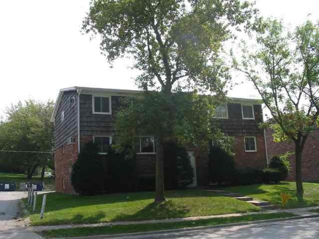 3545 Kimberly Downs Rd in Davenport, IA - Building Photo