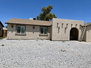 7132 W Almeria Rd in Phoenix, AZ - Building Photo - Building Photo