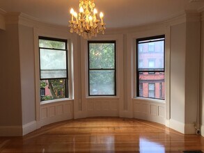 429 Marlborough St, Unit 1 in Boston, MA - Building Photo - Building Photo