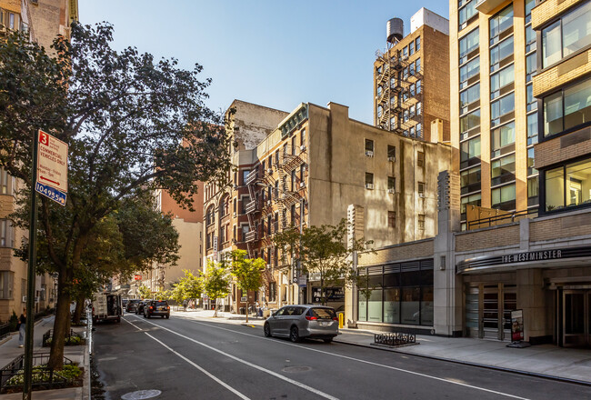 156 W 20th St in New York, NY - Foto de edificio - Building Photo