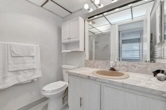 481 Burgundy P, Unit K in Delray Beach, FL - Foto de edificio - Building Photo