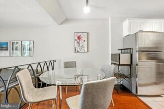2201 L St NW in Washington, DC - Building Photo - Building Photo